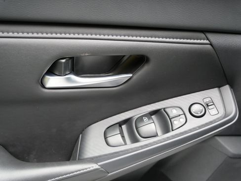 New 2025 Nissan Sentra SV image 10