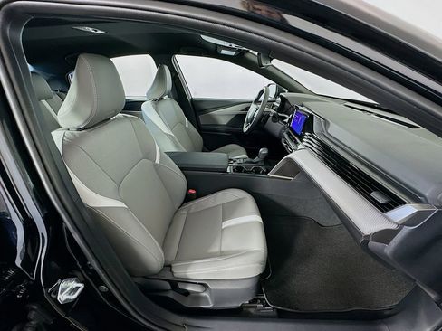 Used 2025 Toyota Camry SE image 28