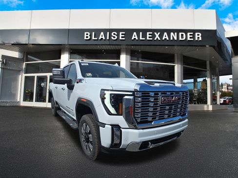 New 2026 GMC Sierra 2500 Denali w/ Technology Package AWD/4WD image 1