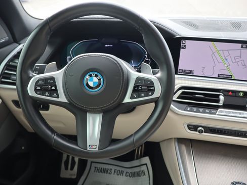 Used 2022 BMW X5 xDrive45e w/ M Sport Package AWD/4WD image 13