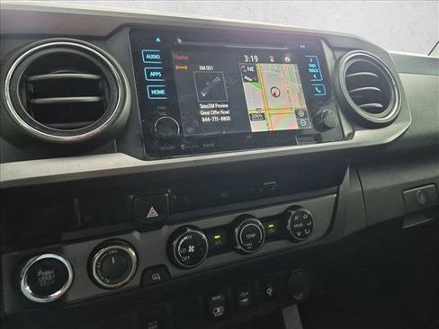 Used 2018 Toyota Tacoma TRD Off-Road AWD/4WD image 8