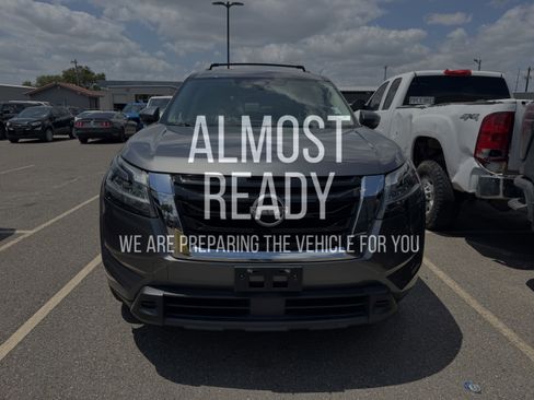 Used 2022 Nissan Pathfinder SV FWD image 1