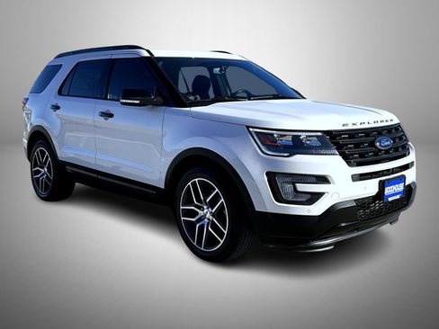 Used 2017 Ford Explorer Sport w/ Equipment Group 401A image 3