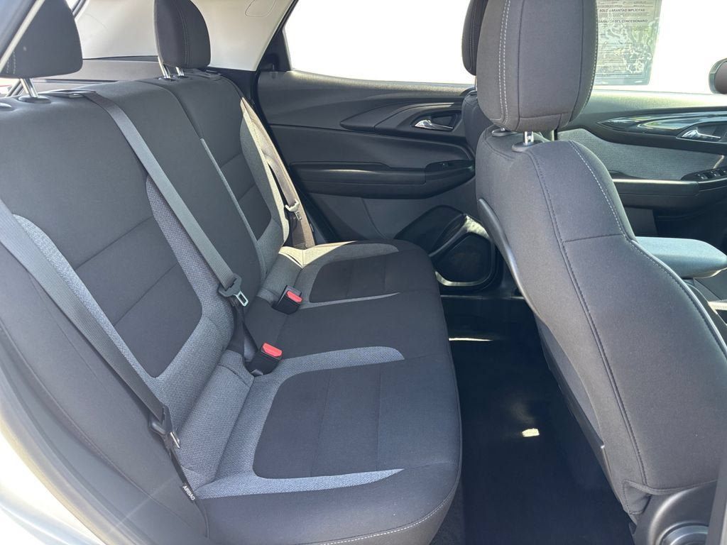 Used 2024 Chevrolet TrailBlazer LT w/ LT Cold Weather Package FWD image 18