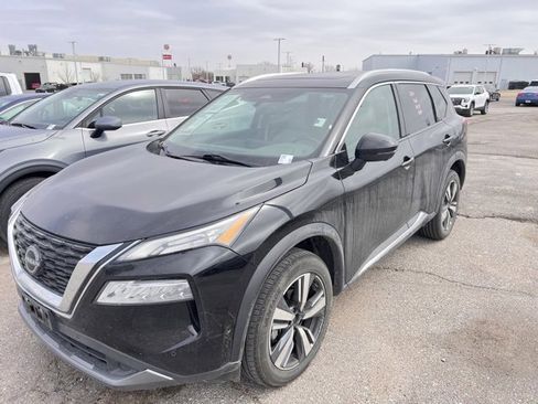 Used 2023 Nissan Rogue SL w/ SL Premium Package image 3