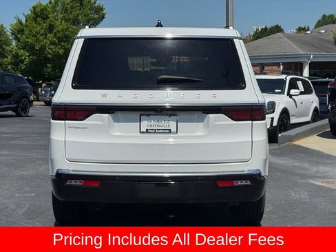 Used 2024 Jeep Wagoneer 2WD image 4