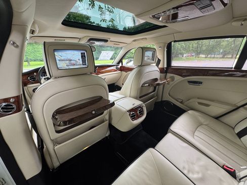 Used 2013 Bentley Mulsanne w/ Rear Entertainment Pkg image 65