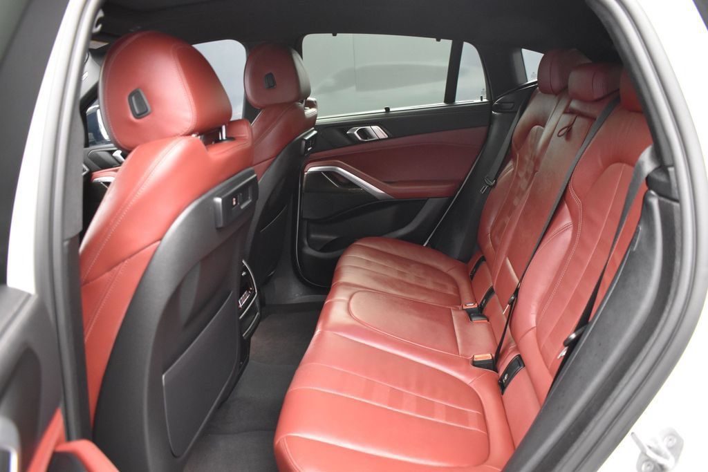 Used 2022 BMW X6 xDrive40i w/ Executive Package AWD/4WD image 12