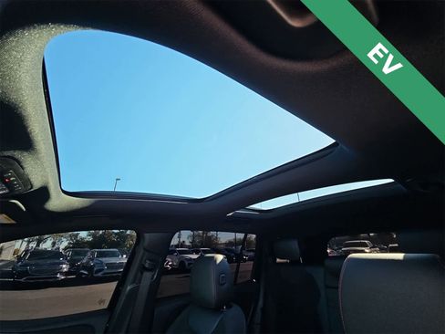 Used 2024 Mercedes-Benz EQB 250+ image 29