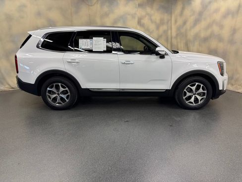 Used 2022 Kia Telluride EX FWD image 9
