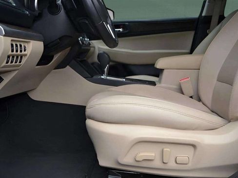 Used 2017 Subaru Outback 2.5i Limited image 15