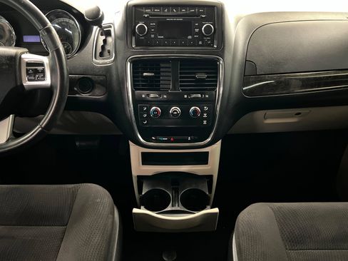 Used 2014 Dodge Grand Caravan American Value Package w/ UConnect Hands-Free Group image 13