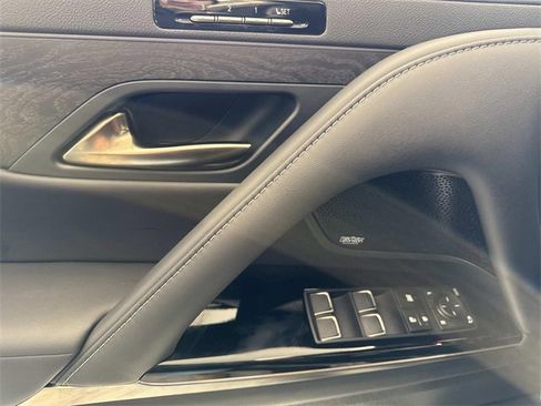 Certified 2025 Lexus LX 600 4WD w/ Appearance Package image 16