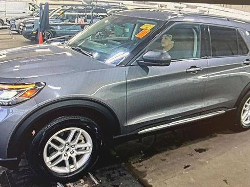 Certified 2025 Ford Explorer Active image 1