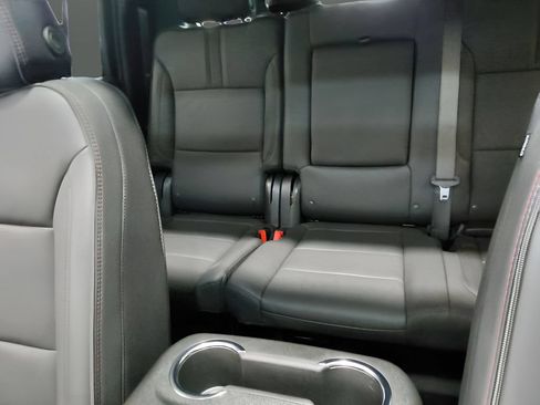 Used 2026 Chevrolet Suburban RST w/ Comfort Package AWD/4WD image 17