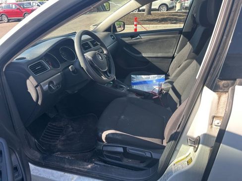 Used 2015 Volkswagen Jetta SE image 18