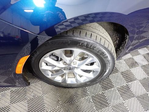 Used 2022 Chrysler Pacifica Touring-L w/ Uconnect Theater Family Group image 47