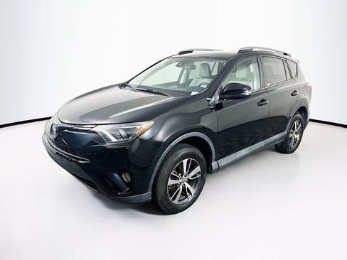 Used 2018 Toyota RAV4 XLE image 3