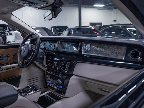 Used 2019 Rolls-Royce Phantom Sedan RWD image 94
