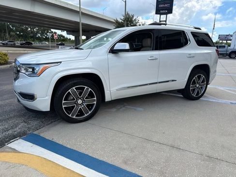 Used 2019 GMC Acadia Denali w/ Technology Package FWD image 3