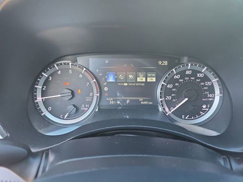 Used 2023 Toyota Highlander XLE image 27