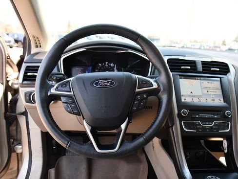 Used 2018 Ford Fusion SE w/ Equipment Group 602A image 12