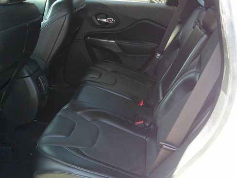 Used 2020 Jeep Cherokee Limited AWD/4WD image 14