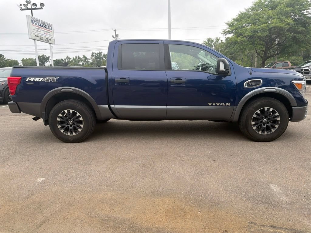 Used 2017 Nissan Titan PRO-4X AWD/4WD image 4