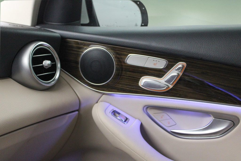 Used 2022 Mercedes-Benz GLC 300 image 37
