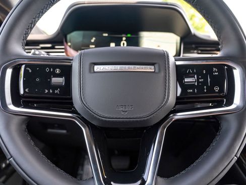 New 2025 Land Rover Range Rover Sport SE image 14