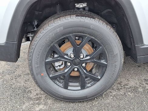 New 2026 Jeep Grand Cherokee Altitude AWD/4WD image 5