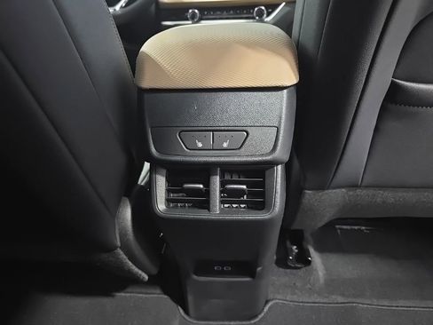 New 2026 Chevrolet Equinox ACTIV w/ Convenience Package III AWD/4WD image 25