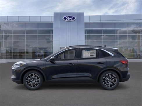New 2025 Ford Escape SE image 3