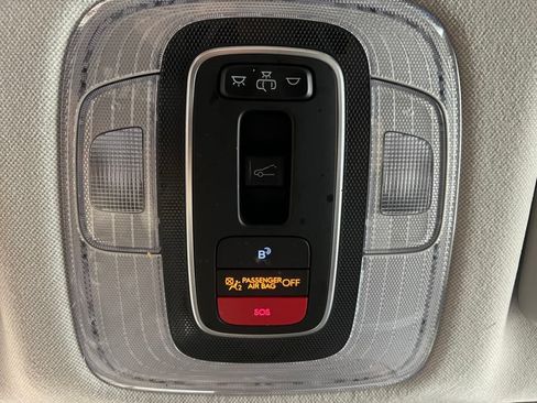 Used 2025 Hyundai Elantra Limited FWD image 27