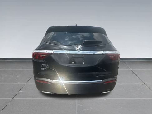 Used 2023 Buick Enclave Essence image 5