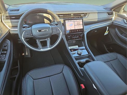 New 2025 Jeep Grand Cherokee L Limited w/ Luxury Tech Group II image 12