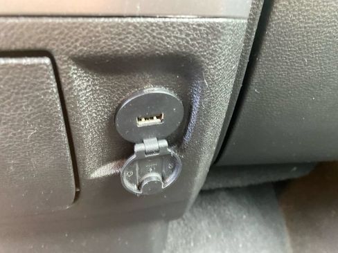 Used 2024 RAM 1500 Warlock AWD/4WD image 18