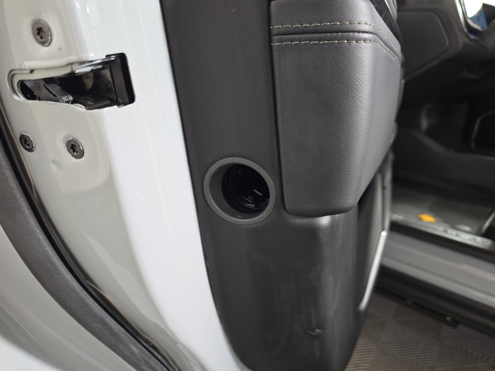 Used 2022 Rivian R1T Adventure AWD/4WD image 29