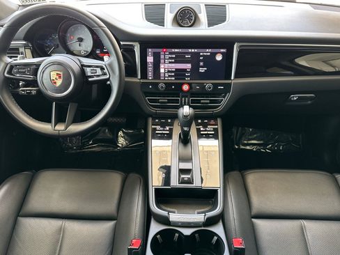 Certified 2024 Porsche Macan S AWD/4WD image 6