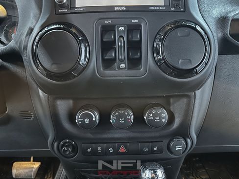 Used 2016 Jeep Wrangler Unlimited Sahara AWD/4WD image 26