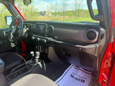 Used 2023 Jeep Wrangler Unlimited Sport AWD/4WD image 25