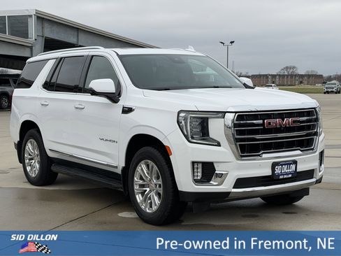 Used 2024 GMC Yukon SLT w/ SLT Premium Package image 2