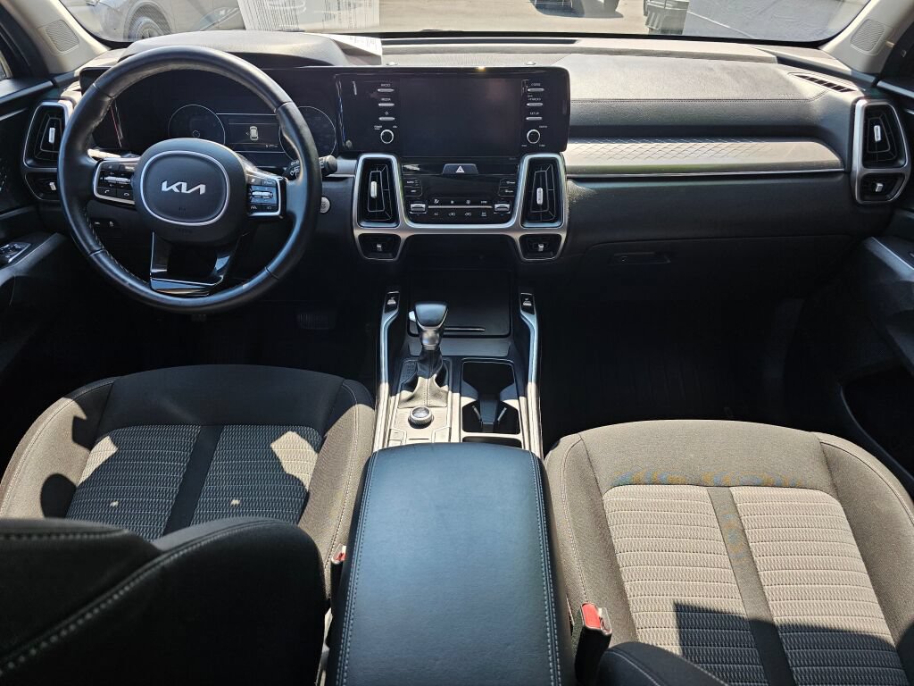 Used 2022 Kia Sorento LX AWD/4WD image 18