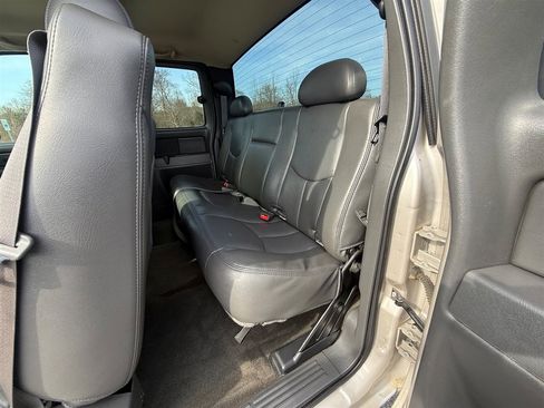 Used 2005 Chevrolet Silverado 1500 4x4 Extended Cab w/ Safe And Sound Package image 21