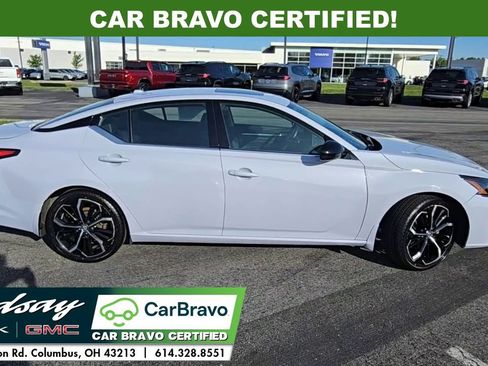 Used 2023 Nissan Altima 2.5 SR w/ SR Premium Package FWD image 11
