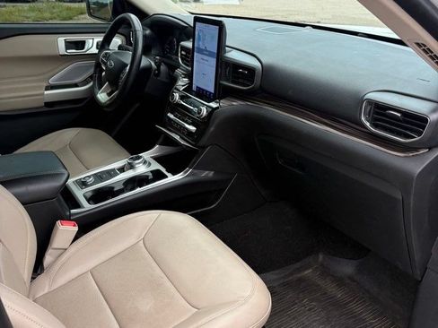 Used 2023 Ford Explorer Limited w/ Limited Technology Package AWD/4WD image 11