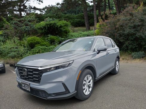 Certified 2025 Honda CR-V LX image 3