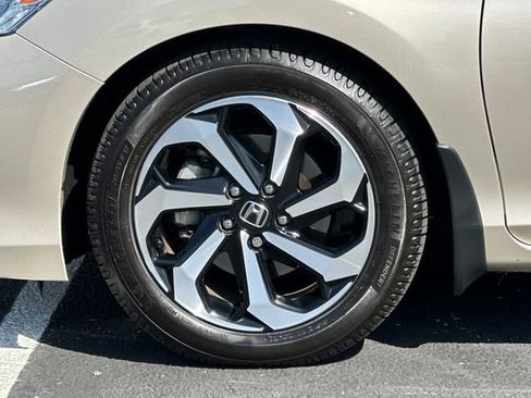 Used 2017 Honda Accord EX-L image 31