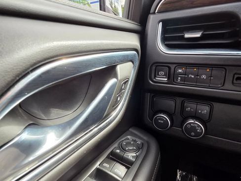 Used 2023 Chevrolet Suburban Premier RWD image 40