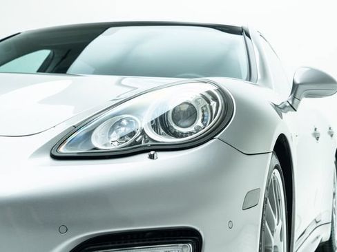 Used 2011 Porsche Panamera Turbo AWD/4WD image 11